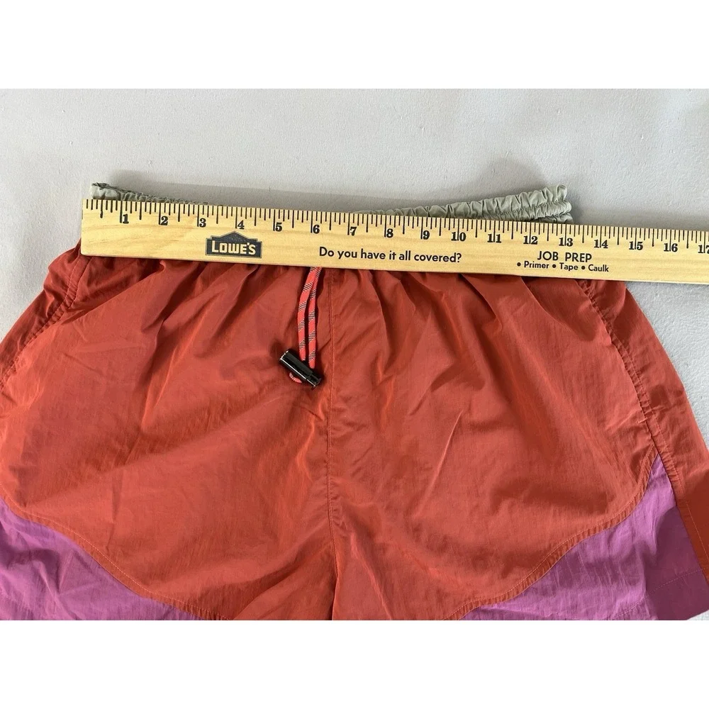 Lululemon Evergreen High Rise Shorts 4.5 Women Size 4 Activewear Pink Punch‎